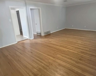 8057 Fall River Drive - Photo Thumbnail 4
