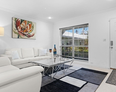 410 Venetian Drive - Photo Thumbnail 7