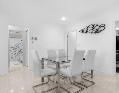 410 Venetian Drive - Photo Thumbnail 3