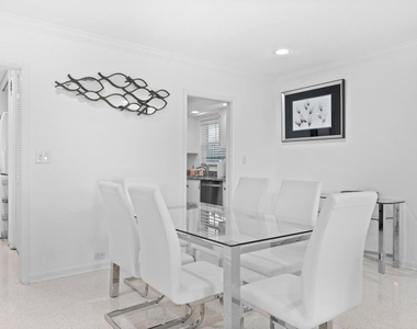 410 Venetian Drive - Photo Thumbnail 8