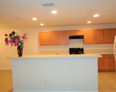 1636 Pointe West Way - Photo Thumbnail 6