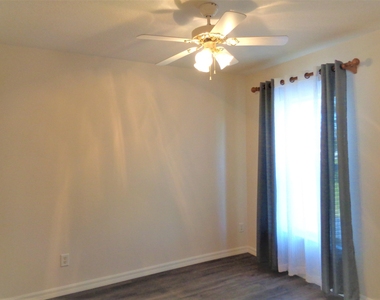 1636 Pointe West Way - Photo Thumbnail 25
