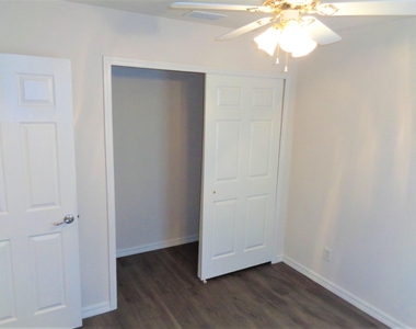 1636 Pointe West Way - Photo Thumbnail 26