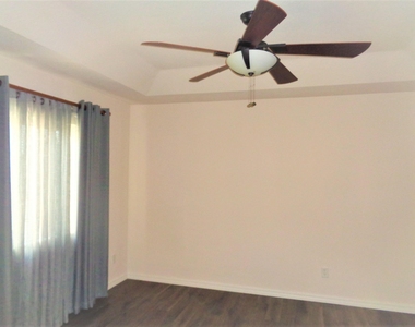 1636 Pointe West Way - Photo Thumbnail 22