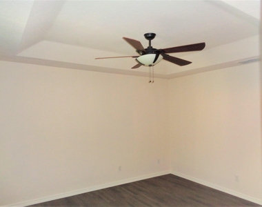 1636 Pointe West Way - Photo Thumbnail 23