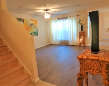 1636 Pointe West Way - Photo Thumbnail 4