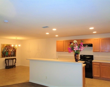 1636 Pointe West Way - Photo Thumbnail 8