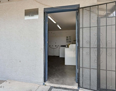 717 E Roeser Road - Photo Thumbnail 12