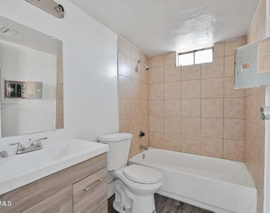 717 E Roeser Road - Photo Thumbnail 11