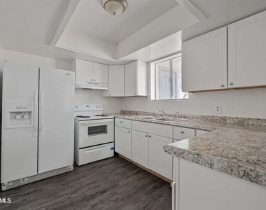 717 E Roeser Road - Photo Thumbnail 7