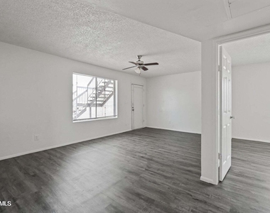 717 E Roeser Road - Photo Thumbnail 3