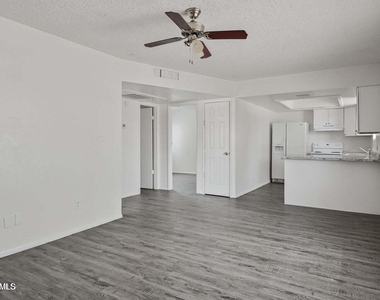 717 E Roeser Road - Photo Thumbnail 2