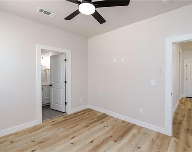 2231 Denison Street - Photo Thumbnail 10