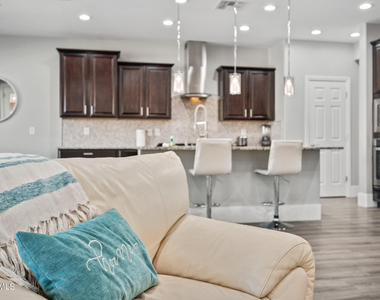 10764 W Prickly Pear Trail - Photo Thumbnail 16