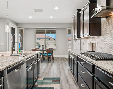 10764 W Prickly Pear Trail - Photo Thumbnail 21
