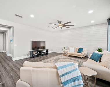 10764 W Prickly Pear Trail - Photo Thumbnail 12