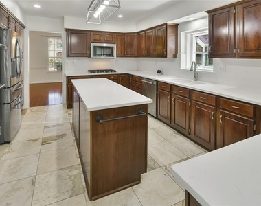 18528 Vista Del Sol - Photo Thumbnail 7