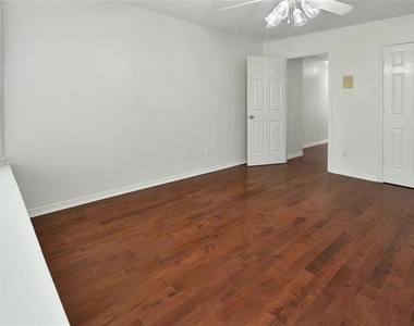 18528 Vista Del Sol - Photo Thumbnail 31