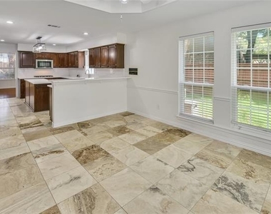 18528 Vista Del Sol - Photo Thumbnail 10