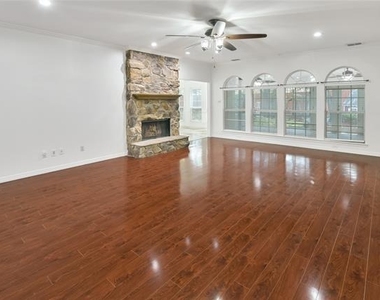 18528 Vista Del Sol - Photo Thumbnail 13