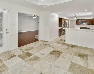 18528 Vista Del Sol - Photo Thumbnail 12