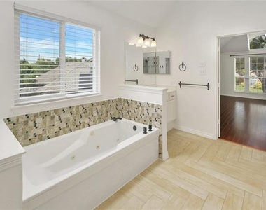 18528 Vista Del Sol - Photo Thumbnail 24