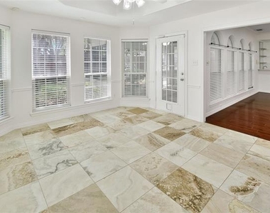 18528 Vista Del Sol - Photo Thumbnail 11