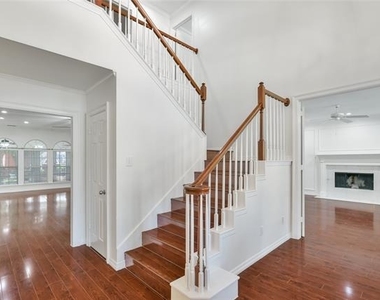 18528 Vista Del Sol - Photo Thumbnail 2