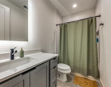 1116 Muncie Avenue - Photo Thumbnail 13