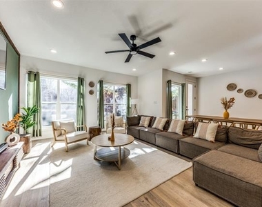 1116 Muncie Avenue - Photo Thumbnail 2