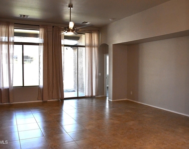 8787 W Gardenia Avenue - Photo Thumbnail 15