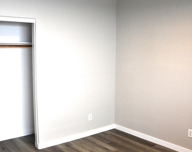 8787 W Gardenia Avenue - Photo Thumbnail 2