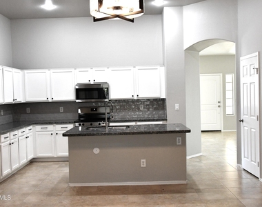 8787 W Gardenia Avenue - Photo Thumbnail 20