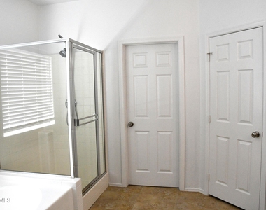 8787 W Gardenia Avenue - Photo Thumbnail 17