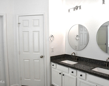 8787 W Gardenia Avenue - Photo Thumbnail 19
