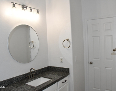 8787 W Gardenia Avenue - Photo Thumbnail 4