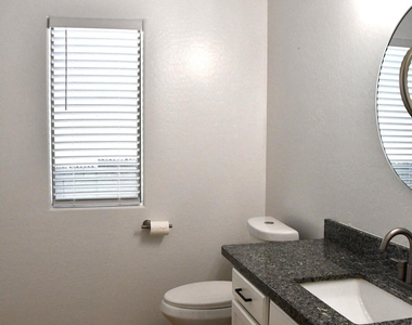 8787 W Gardenia Avenue - Photo Thumbnail 5