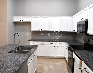 8787 W Gardenia Avenue - Photo Thumbnail 12
