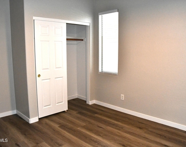 8787 W Gardenia Avenue - Photo Thumbnail 7