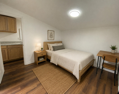 14131 Nw 3rd Avenue - Photo Thumbnail 2