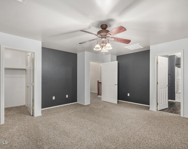 34909 N 30th Drive - Photo Thumbnail 8