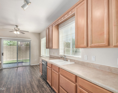 34909 N 30th Drive - Photo Thumbnail 4