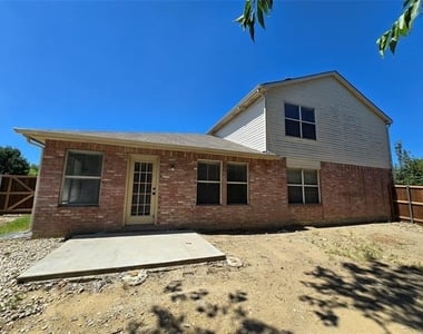 4512 Saddlebrook Drive - Photo Thumbnail 25