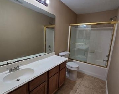 4512 Saddlebrook Drive - Photo Thumbnail 20