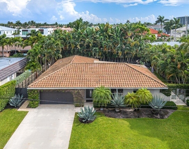 855 Berkeley Street - Photo Thumbnail 38