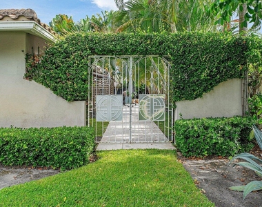 855 Berkeley Street - Photo Thumbnail 37