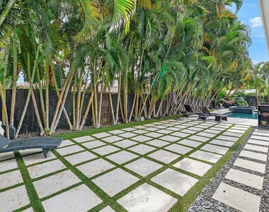 855 Berkeley Street - Photo Thumbnail 36