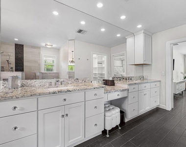 855 Berkeley Street - Photo Thumbnail 25