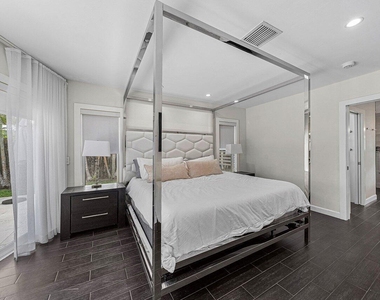855 Berkeley Street - Photo Thumbnail 20