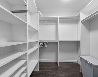 855 Berkeley Street - Photo Thumbnail 26
